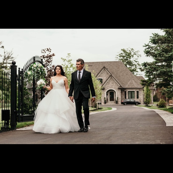 Hayley Paige Chandon Gown Wedding Dress - Picture 2 of 5